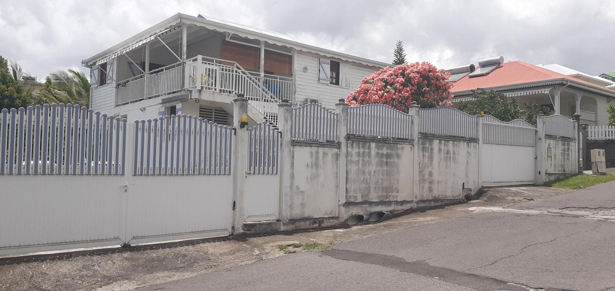 Le P'Tit Nid Cocodydy Apartment Baillif Exterior photo